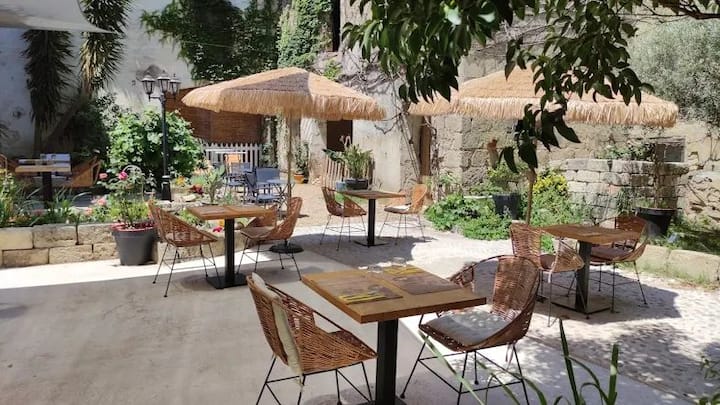 Chambre Double Coté Rue - Jardin Piscine - Vauvert
