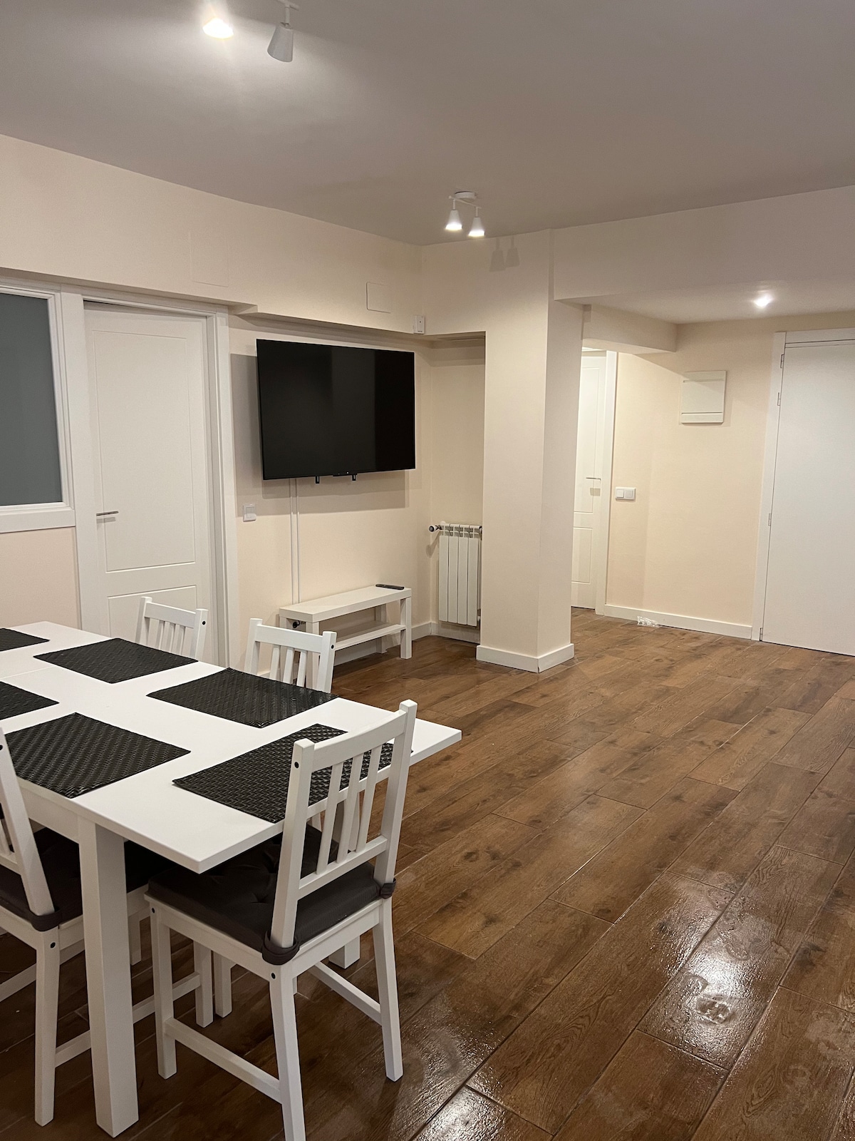 Successful Airbnb property: The Garden Madrid in Chamartín