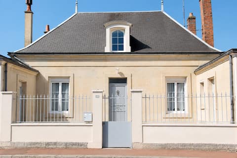Le 27 – 3-Star Tuffeau House