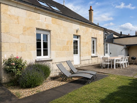 Le 27 – 3-Star Tuffeau House
