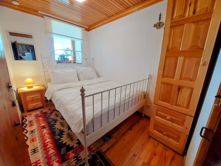 Segundo dormitorio en el primer piso