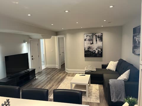 Top Airbnb: Comfortable space. in York South—Weston