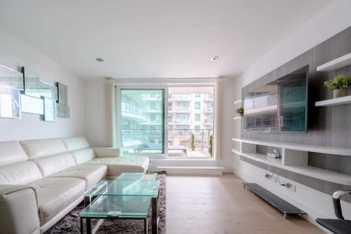 Central 2bd Flat With River View Balcony, Vauxhall - Londra