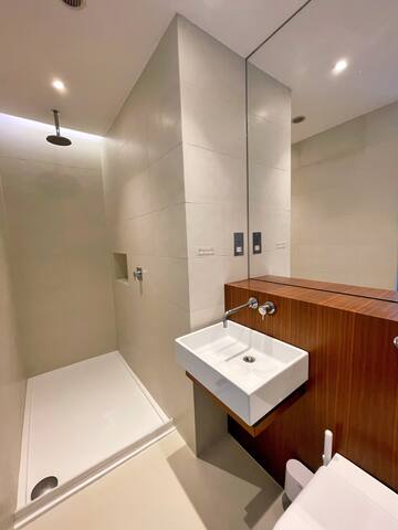 Maisonnette moderne 4 chambres à West Londres gallery image 5