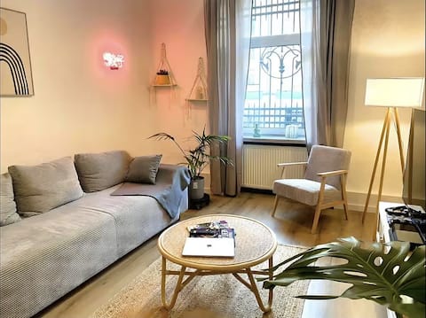 Cozy downtown oasis | Trade fair | Workplace