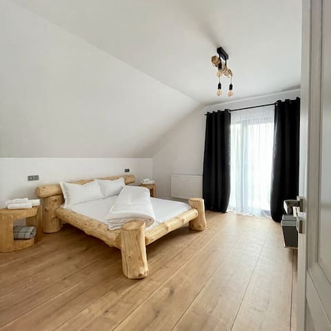 Hill House SD Villa!

Enjoy the freedom!