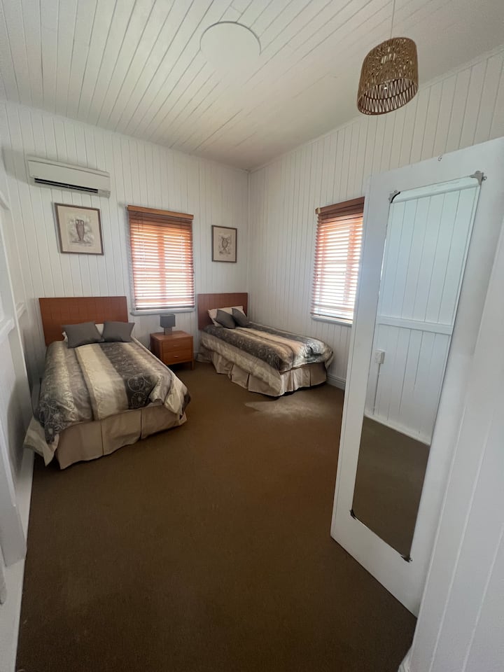 საძინებელი 2