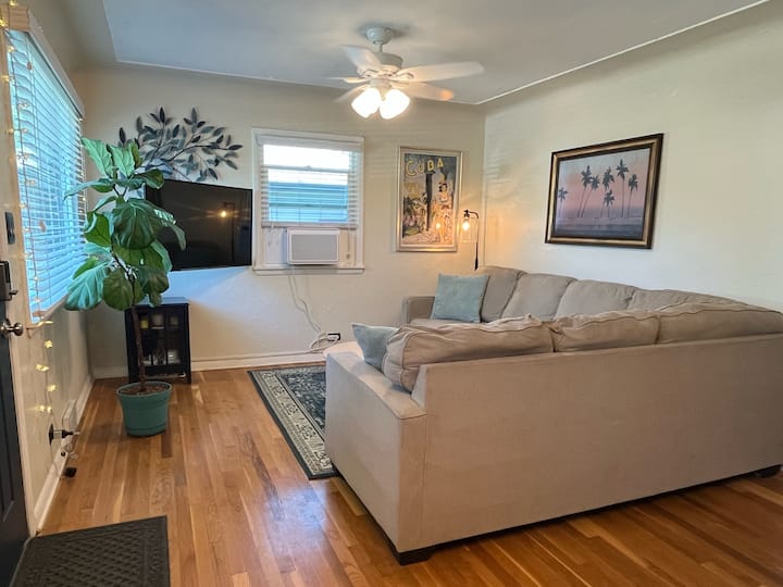 Cozy And Clean Dog-friendly Englewood Home - Englewood, CO