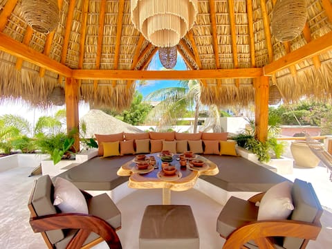 Top Airbnb: Amara : Villa w/ pool just 1 minute from the beach in Brisas De Zicatela