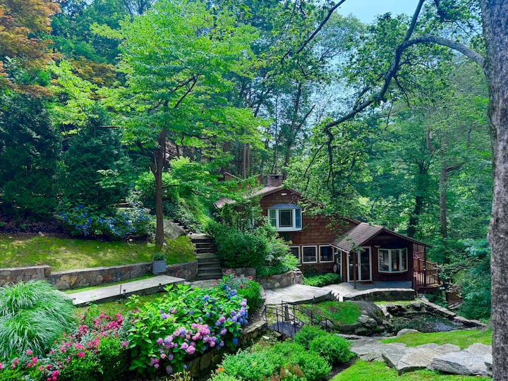 Cozy Riverfront Cottage•Pool•Hot Tub•35 min NYC