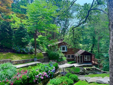 Cozy Riverfront Cottage•Pool•Hot Tub•35 min NYC