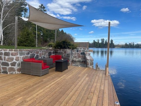 Tait Lake Retreat - Private Lakeside Home