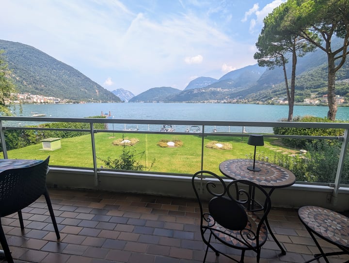 Spacious flat with balcony right by the lake
