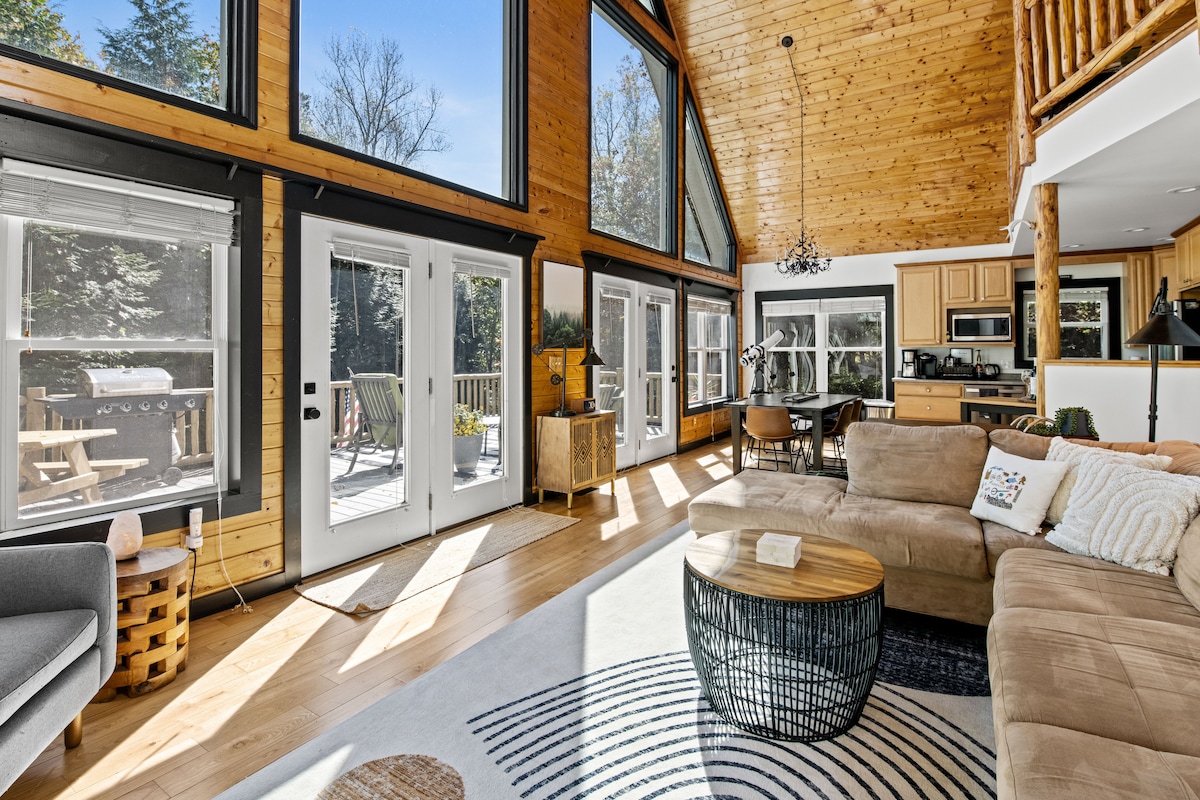 Spacious A-Frame Cabin | Air Hockey | Fire Pit