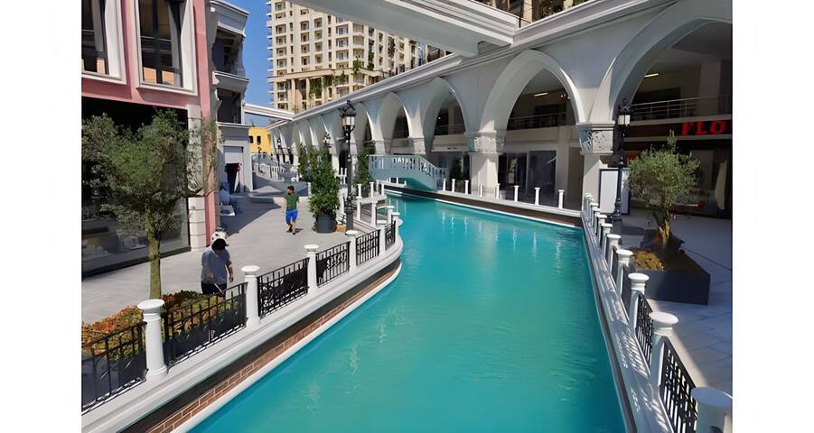 Venizea Mall Urban Retreat gallery image 3