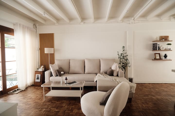 3BR City-Center Home, Thonglor gallery image 2