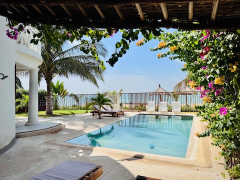 Casa Laurema villa on the waterfront