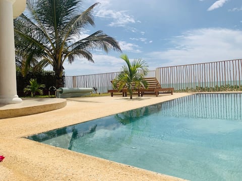 Waterfront villa in Saly