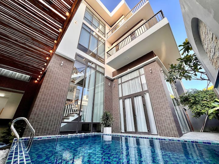 Lotus 6 En-suite Beachside Villa With Karaoke - Da Nang