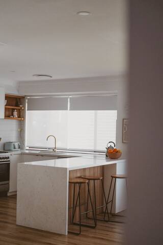 Hibiscus at South One Mile gallery image 5