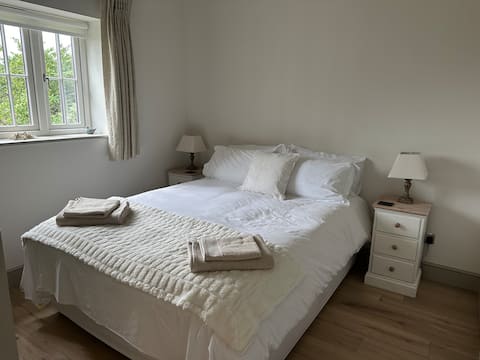 Hardy’s View is a Luxury Cosy 1 bed lodge