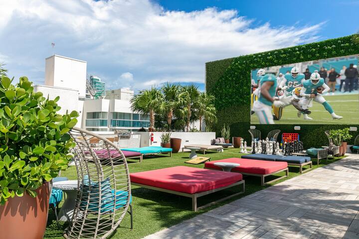 Beachfront 2/2 Penthouse at Hyde hotel gallery image 4