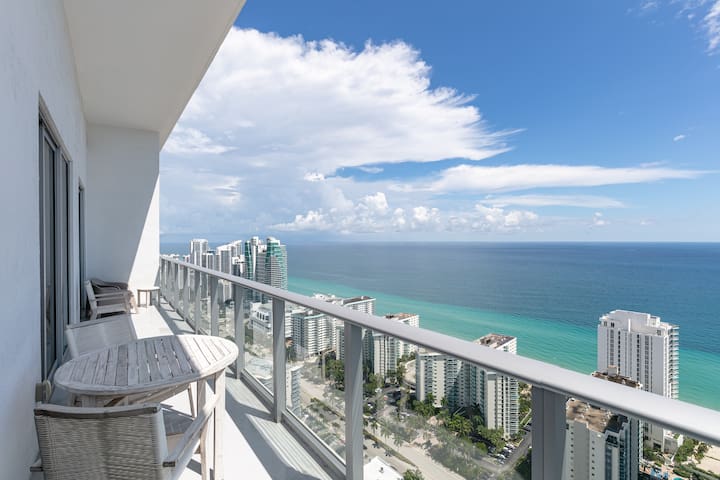 Beachfront 2/2 Penthouse at Hyde hotel