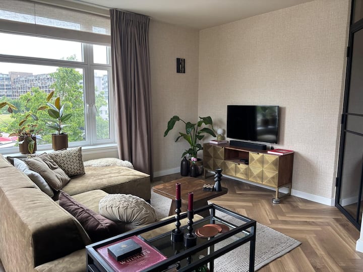 Stylish And Large City Apartment - 잔담