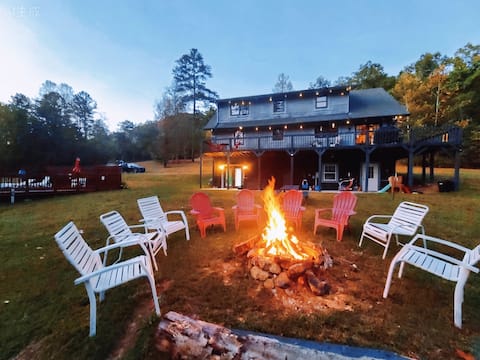 Pool - Hot Tub - Theater - Arcade - Mural - RRG