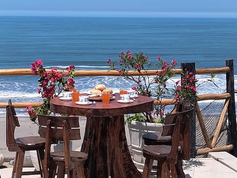 Oceanfront paradise: your dream getaway.