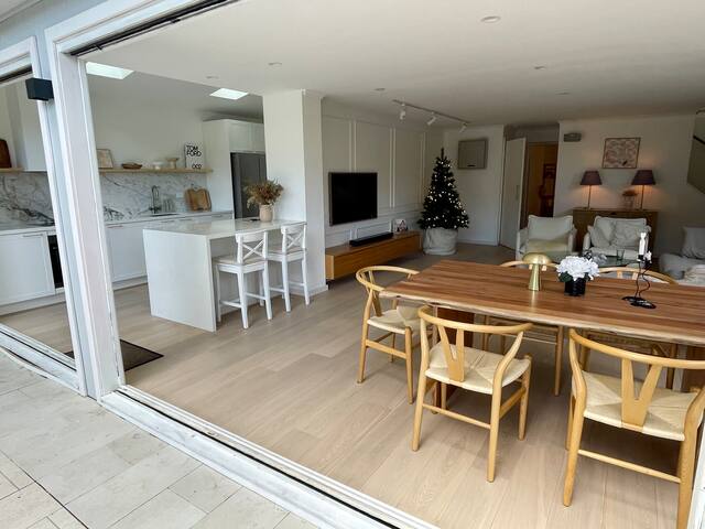 Beautiful home next to shops gallery image 3