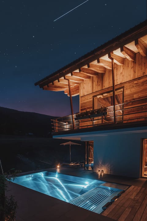 Popular Airbnb listing: Chalet Falk | Luxury Chalet with Pool & Sauna in Bad Kleinkirchheim