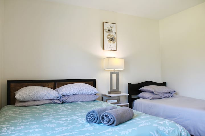 Queen ‑ ისა და Twin ‑ ის ზომის საწოლი 10"‑ იანი მეხსიერების ქაფის მატრასებით 