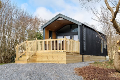 Deluxe Den Glamping Pod