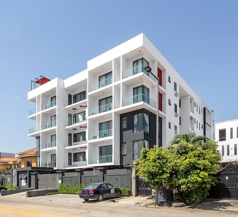 Pent Flat 24/7 power/security/pool/gym