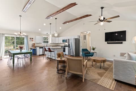 New Construction: Fire Pit, Wineries, Hiking, UVA