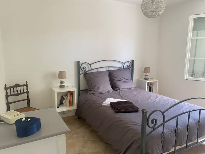 Kitanda cha chumba cha kulala-140