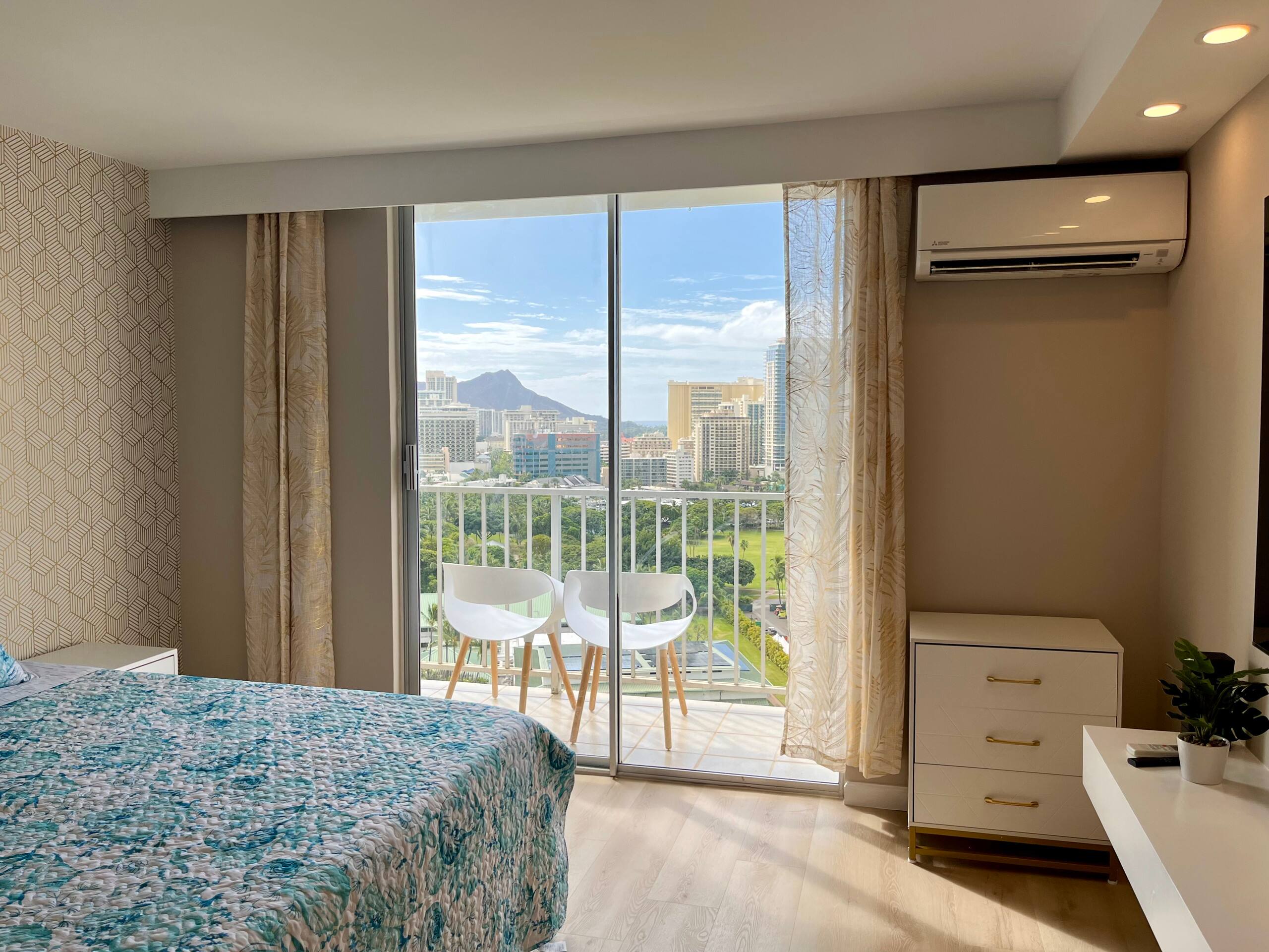 20*High Floor Waikiki Ocean View Condo w/Balcony - Image 25