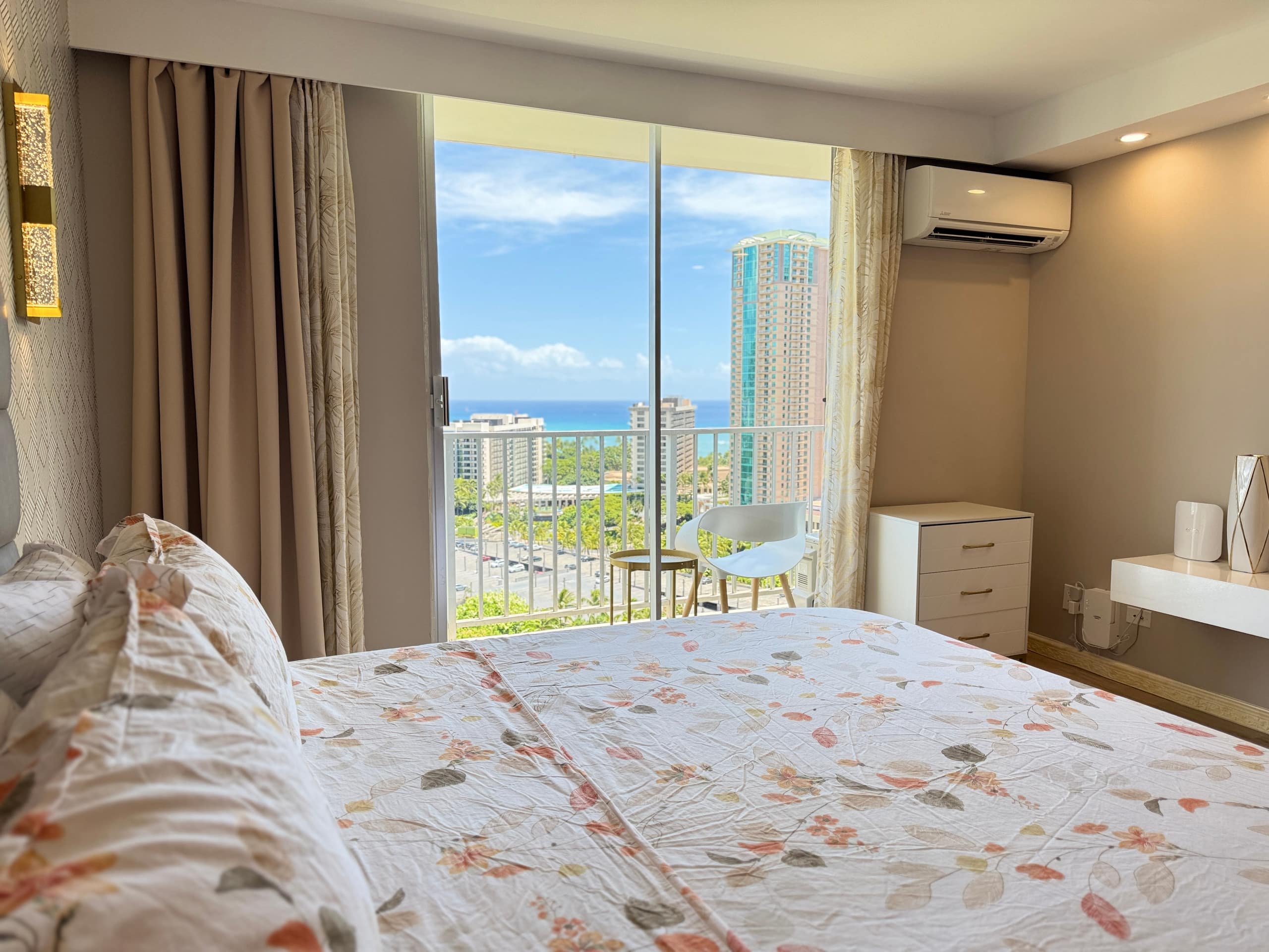 20*High Floor Waikiki Ocean View Condo w/Balcony - Image 6