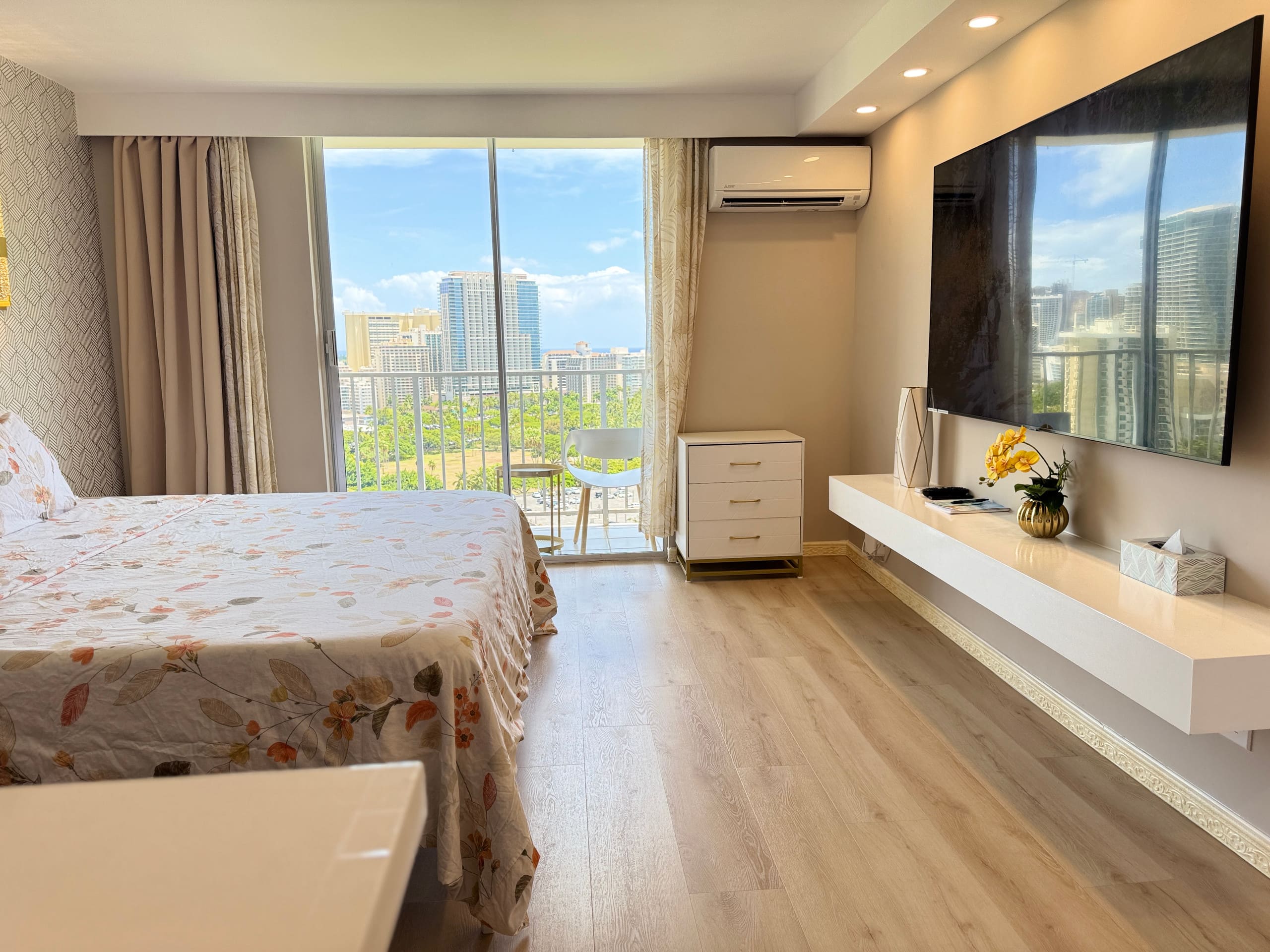 20*High Floor Waikiki Ocean View Condo w/Balcony - Image 5