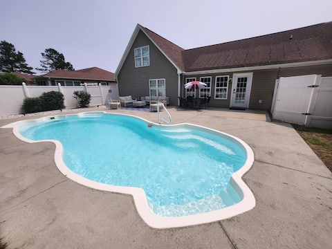 Spacious 5BR Family Beach Retreat. Private Pool!