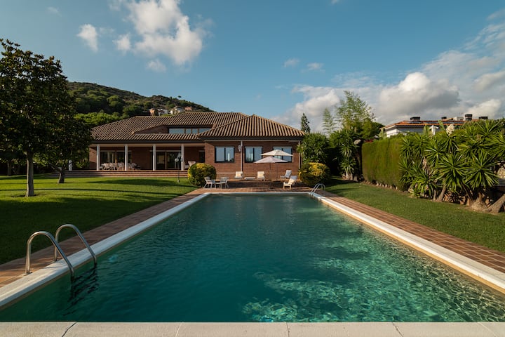 Sea View Villa | Spa, Cinema, BBQ