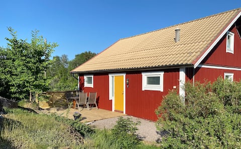 Successful Airbnb property: Rural cottage on a farm with proximity to the sea in Tanum