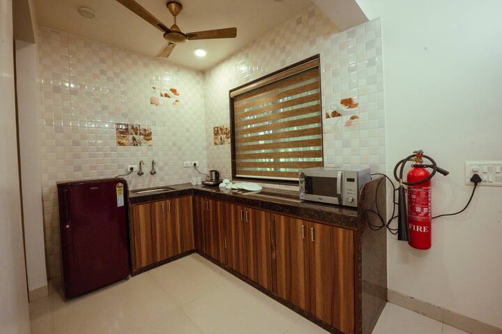 Full kitchen image 1