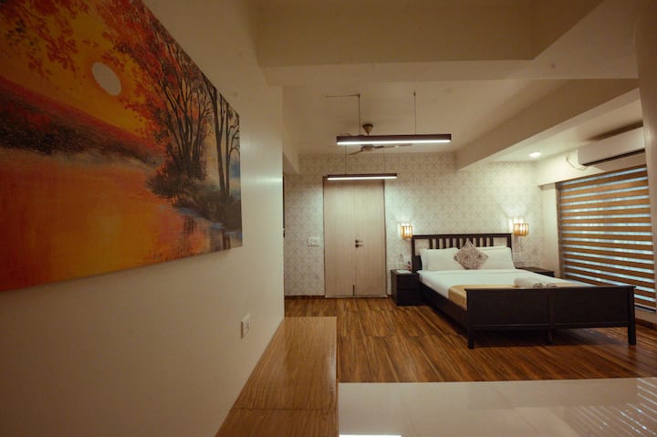 Bedroom 1 image 2