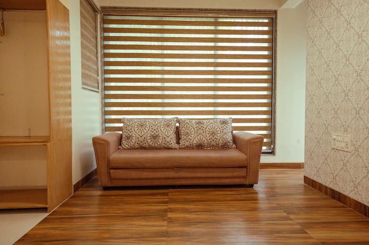 Bedroom 1 image 3