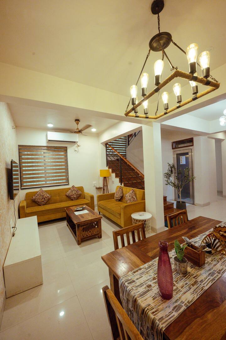 Dining area image 1