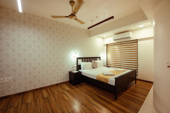 Bedroom 1 image 5
