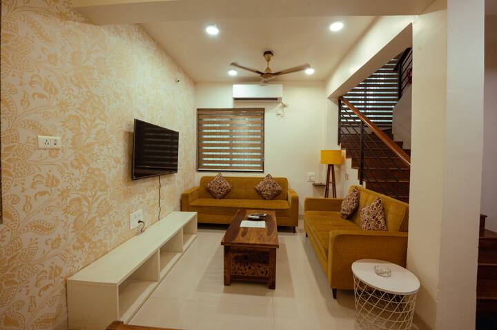 Living room image 1