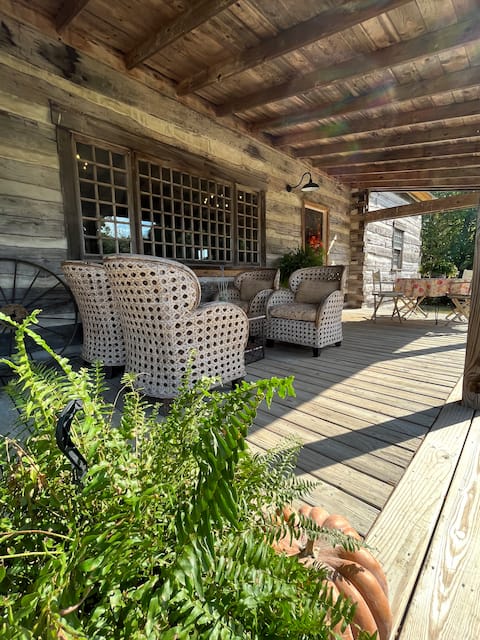 The Log Cabin at StoneLedge